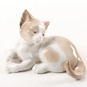 Lladro Porcelain Surprised Cat Figurine